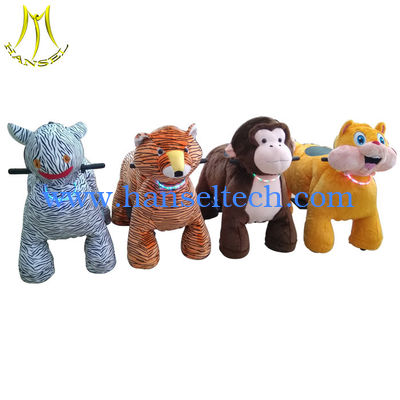 Hansel  hot sale children plush battery operated zoo animal toys horse on wheels fournisseur