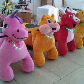 Hansel amusement walking plush animal horse electric plush scooter fournisseur