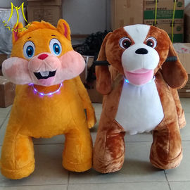 Hansel walking stuffed electric battery powered plush toy ride on animals fournisseur
